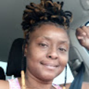 Meet your Posher, Adrienne